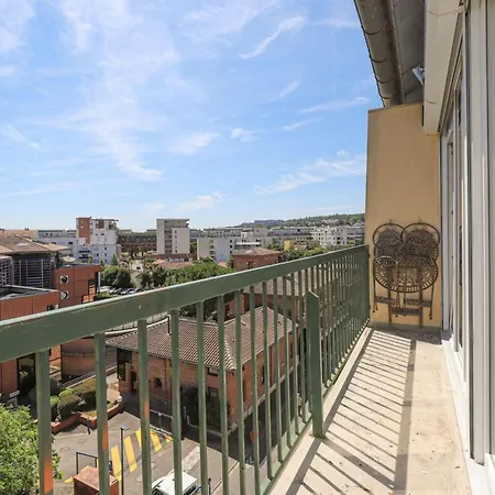Feretra - Proche Metro - 10min Centre Apartment